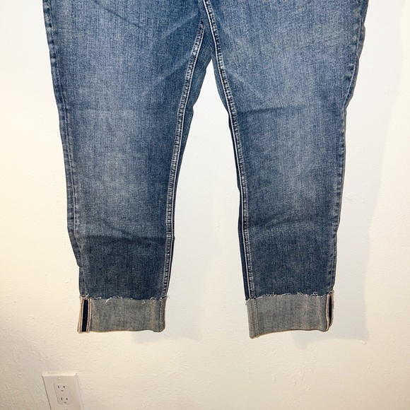 Silver Jeans co Avery straight cuffed hem medium wash MidRise jeans - Picture 3 of 11